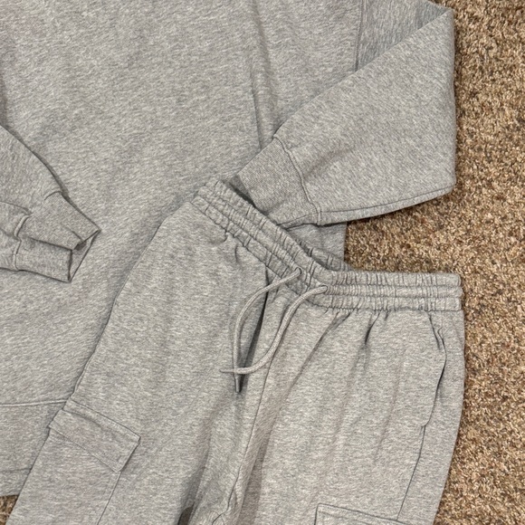 Old Navy Gray Sweatshirt and Joggers Set - Picture 3 of 9